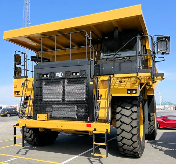 HEAVY EQUIPMENT & VEHICLES